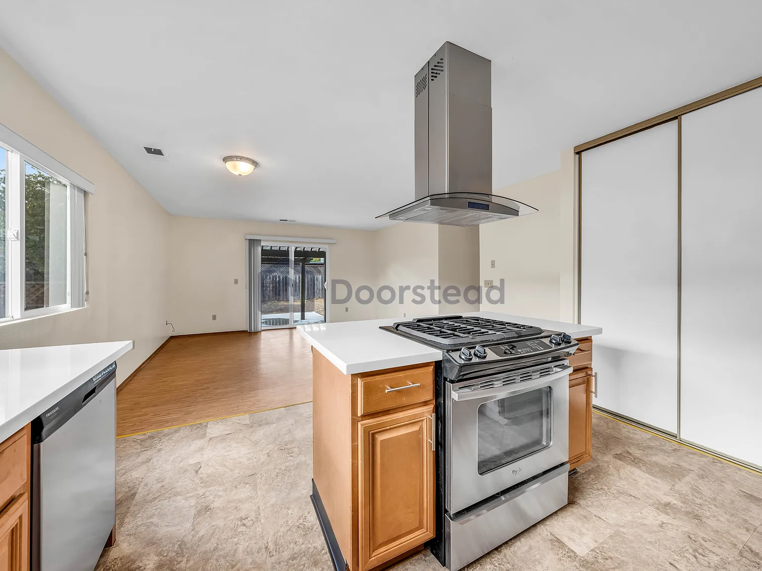 4 bed, 2.0 bath, 1725 sqft, $4,070 — Photo 3