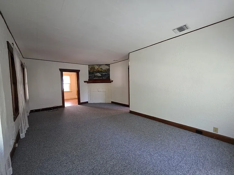 2502 York St S — Photo 4
