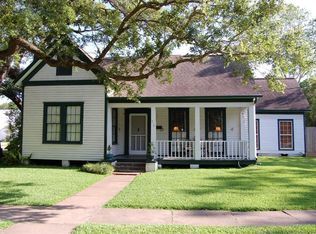 316 W Blum St, Alvin, TX 77511