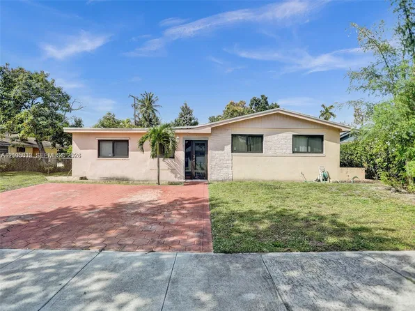 471 NE 180th Dr, North Miami Beach, FL 33162
