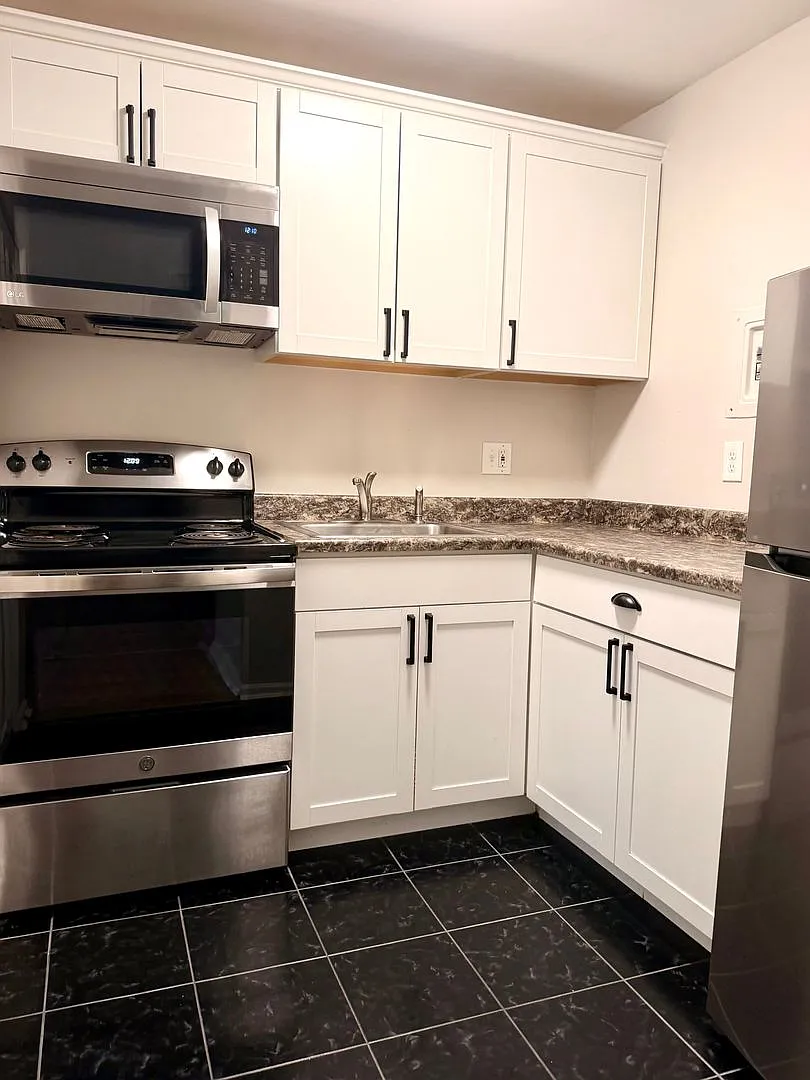 2600 Le Blanc Ct. — Photo 4