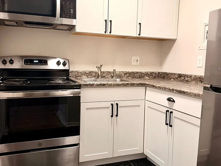 2600 Le Blanc Ct — Photo 4