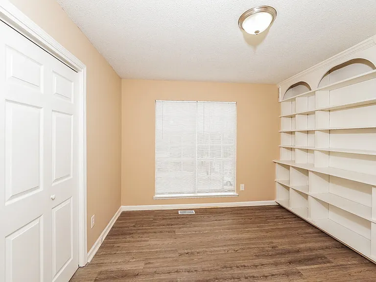 5839 Brenda Dr — Photo 12