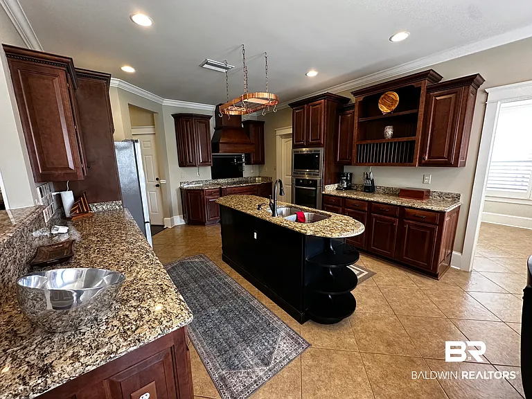 814 Darrah St — Photo 3
