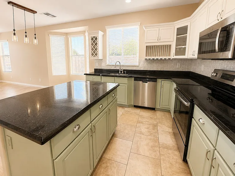 8206 S 22nd Ln — Photo 18