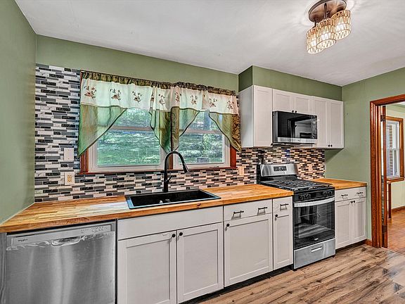 3rd image of 5128 Youngwood Dr NW