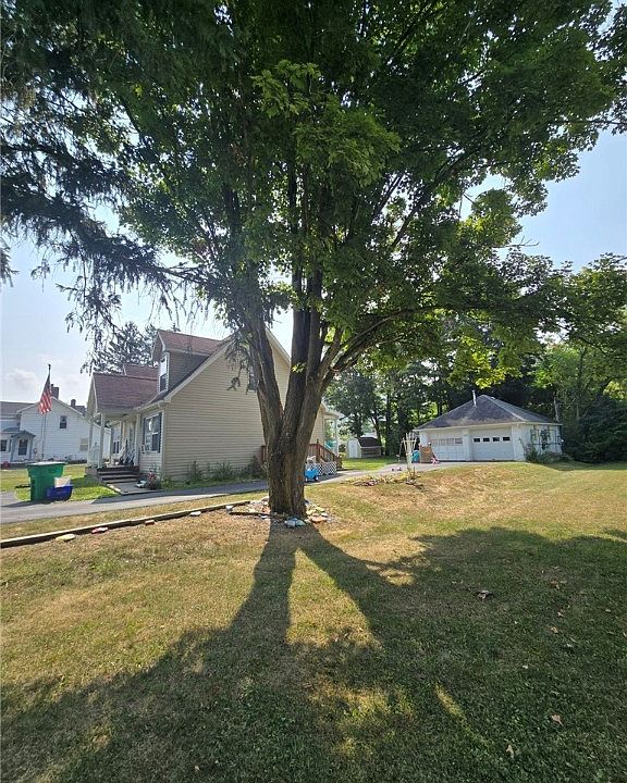 1st image of 328 E Franklin St