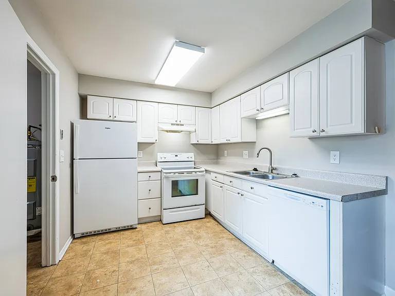 1559 Highland Ave #3 — Photo 7