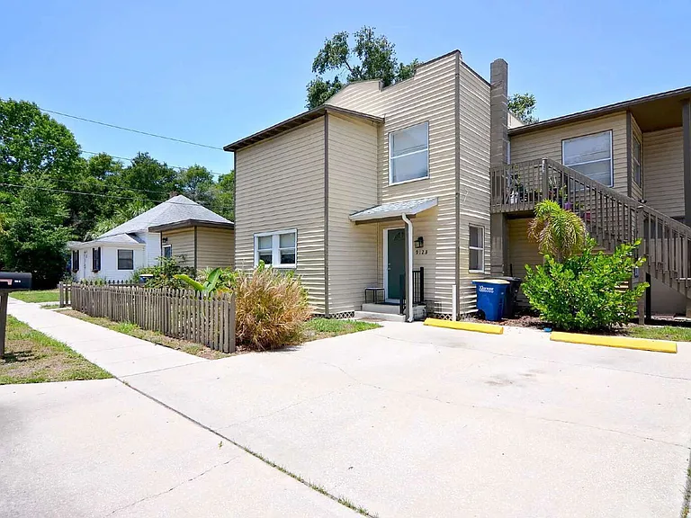 912 Hart St #B — Photo 1