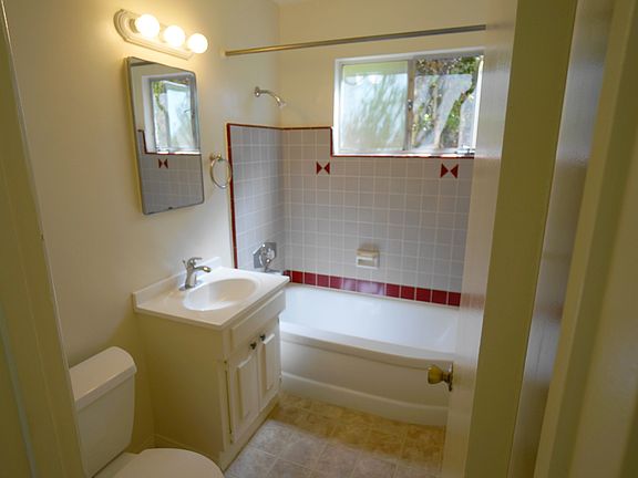 5th image of 1018 Agate St