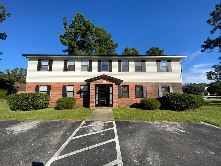 100 Ravenwood Dr #A — Photo 1