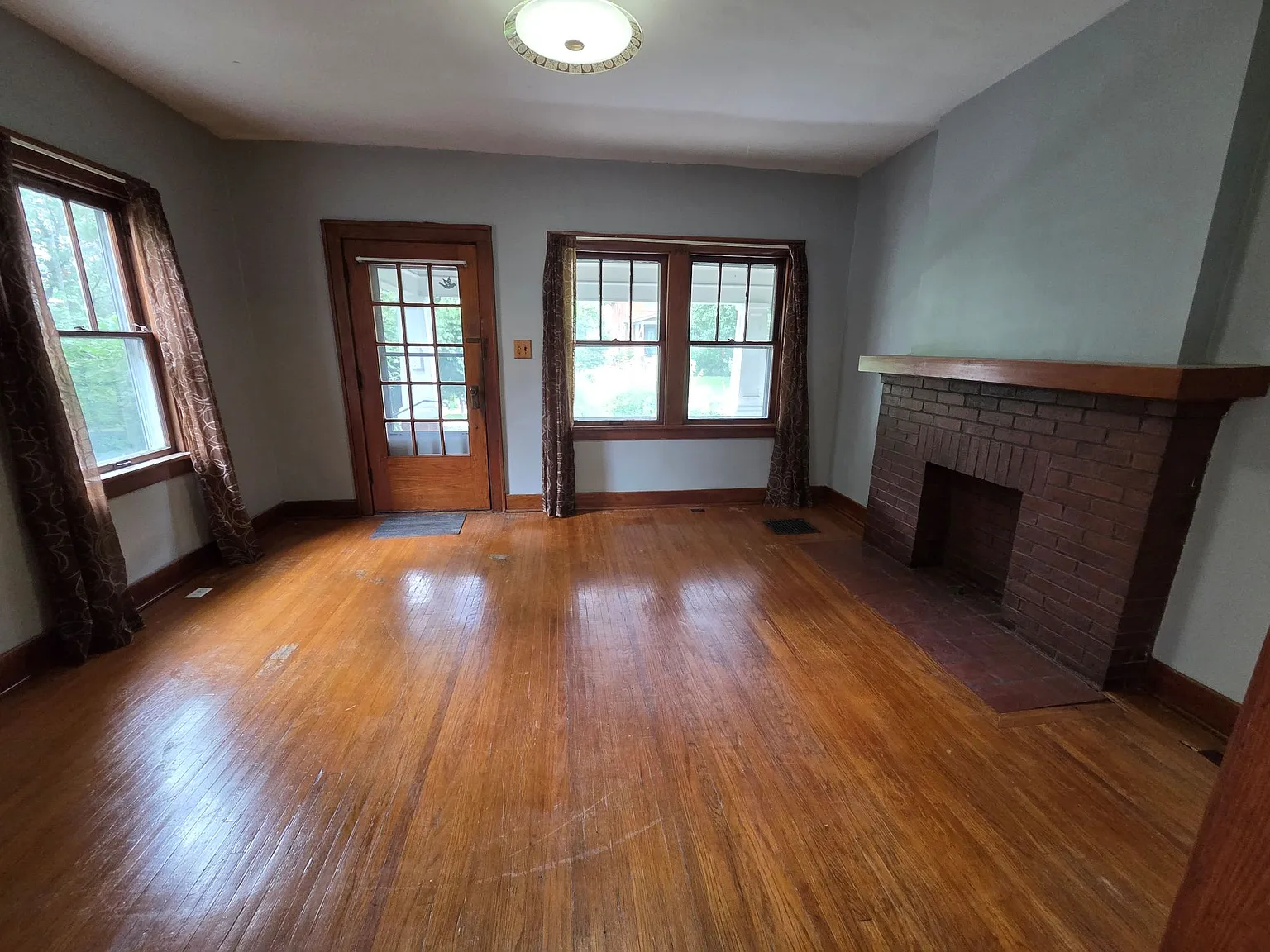 3 bed, 1280 sqft, $1,595 — Photo 2