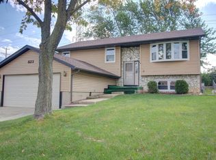 823 Oakton Ave, Romeoville, IL 60446