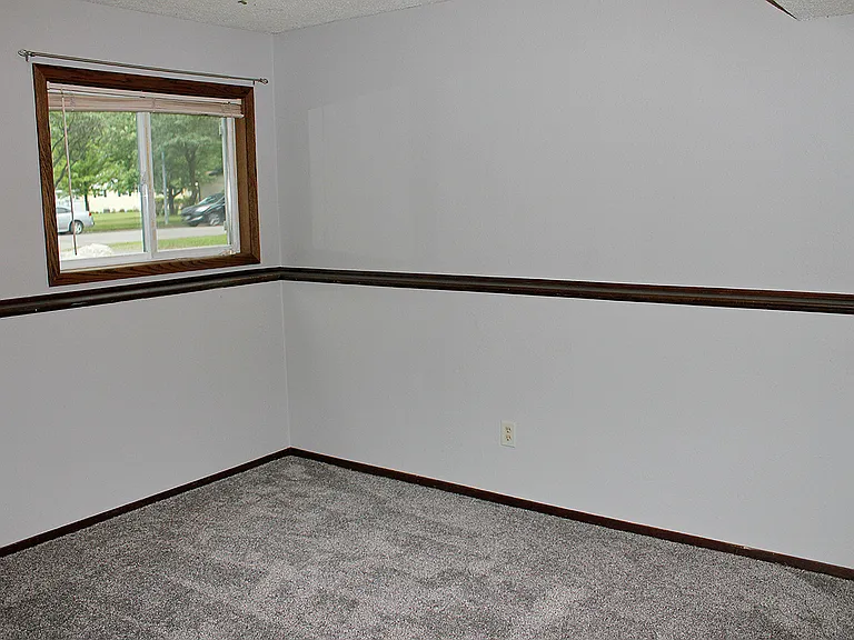 1421 Orchard Dr — Photo 16