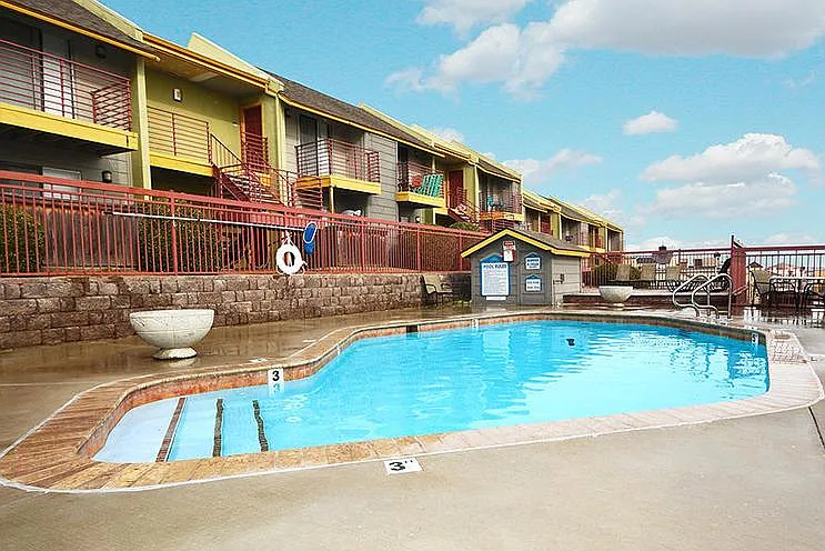 6000 S Memorial Dr — Photo 7