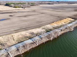 39 W Shore Rd, Alburgh, VT 05440