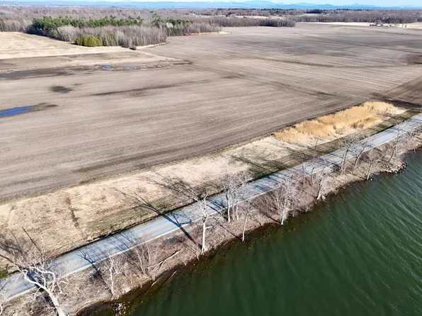 39 West Shore Road, Alburgh, VT 05440