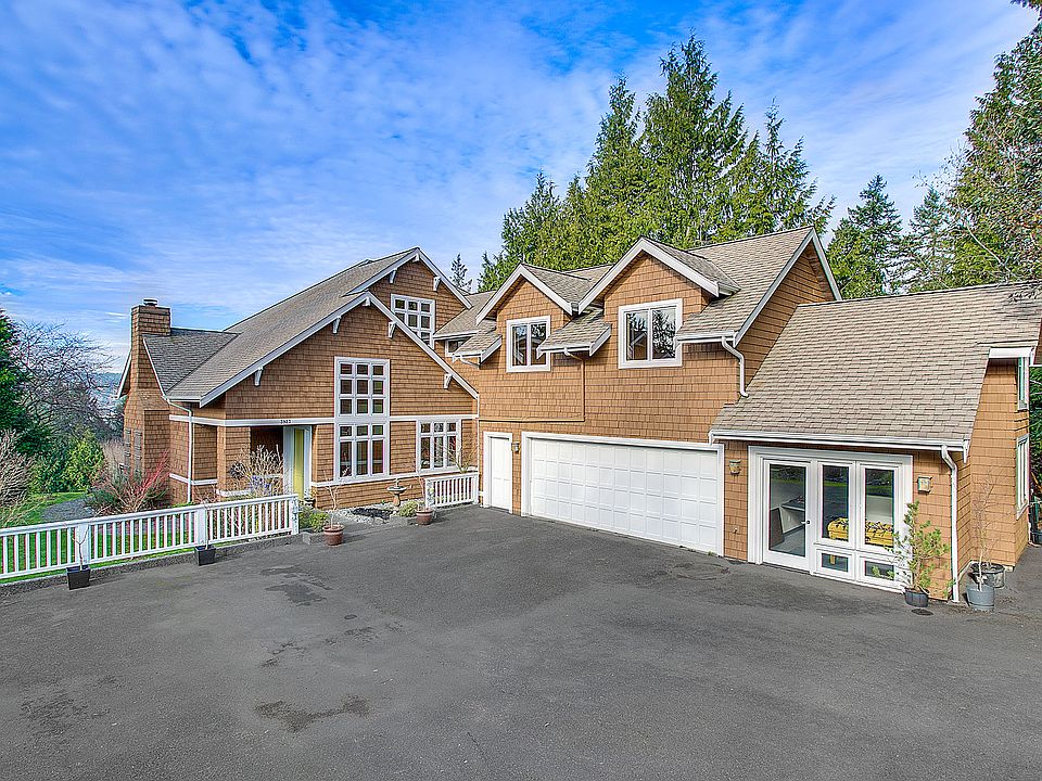 1st image of 3923 Palomino Dr NE