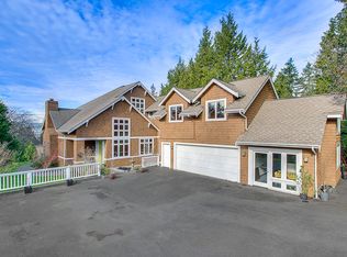 3923 Palomino Dr NE, Bainbridge Island, WA 98110