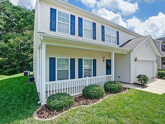 3rd image of 312 Augustus Ln