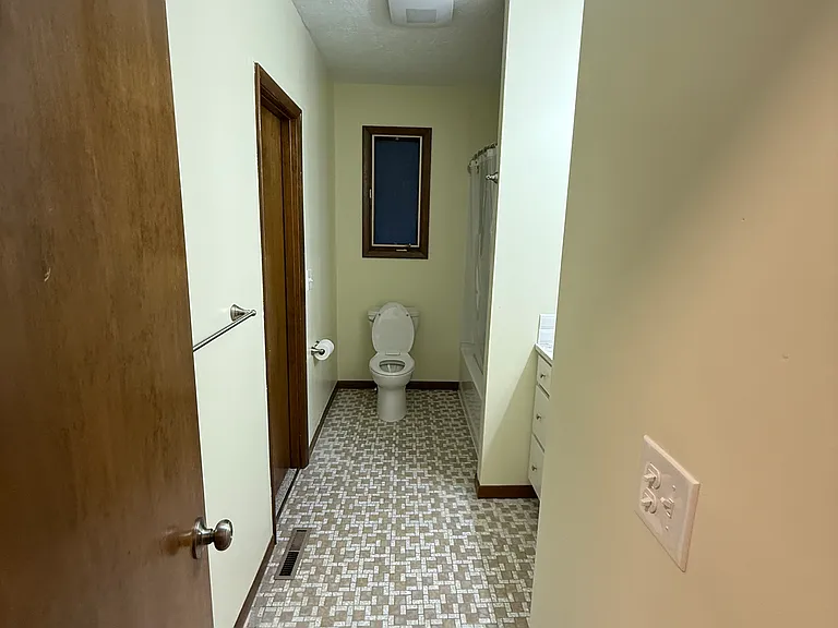 32051 Avon Rd — Photo 11