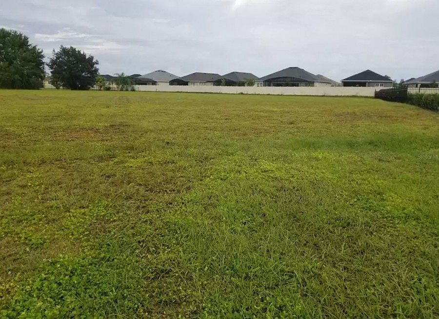 2nd image of 3025 Castelli Blvd
