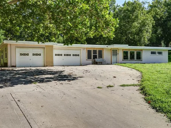 3538 NE Parvin Rd, Kansas City, MO 64117