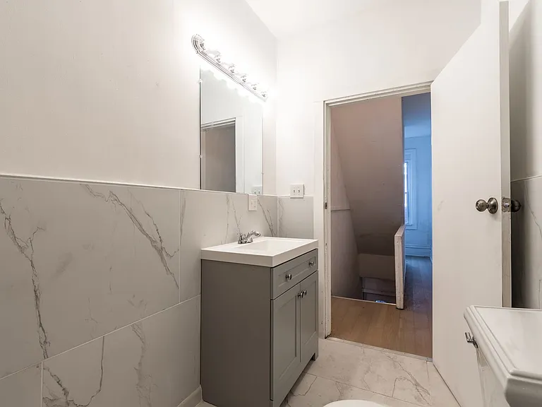 2205 Carey Way — Photo 8