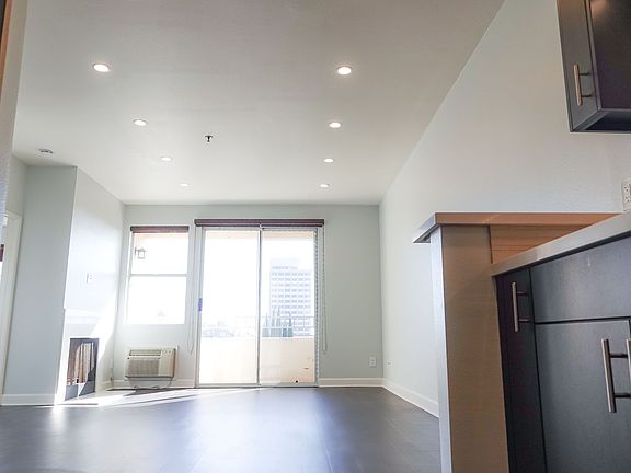 5th image of 3677 1st Ave APT 401