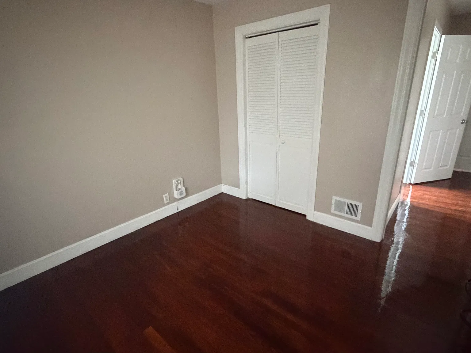 2 bed, 984 sqft, $1,400 — Photo 3