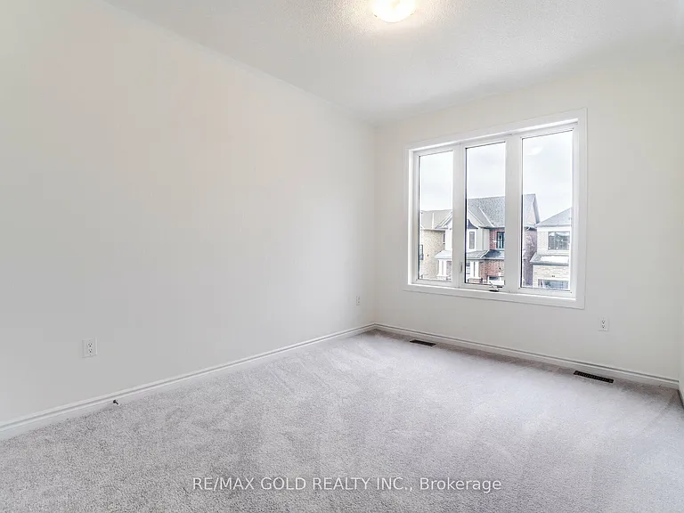 26 Del Grappa St — Photo 34
