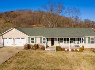 554 Old Hickory Dr, Mt Carmel, TN 37645