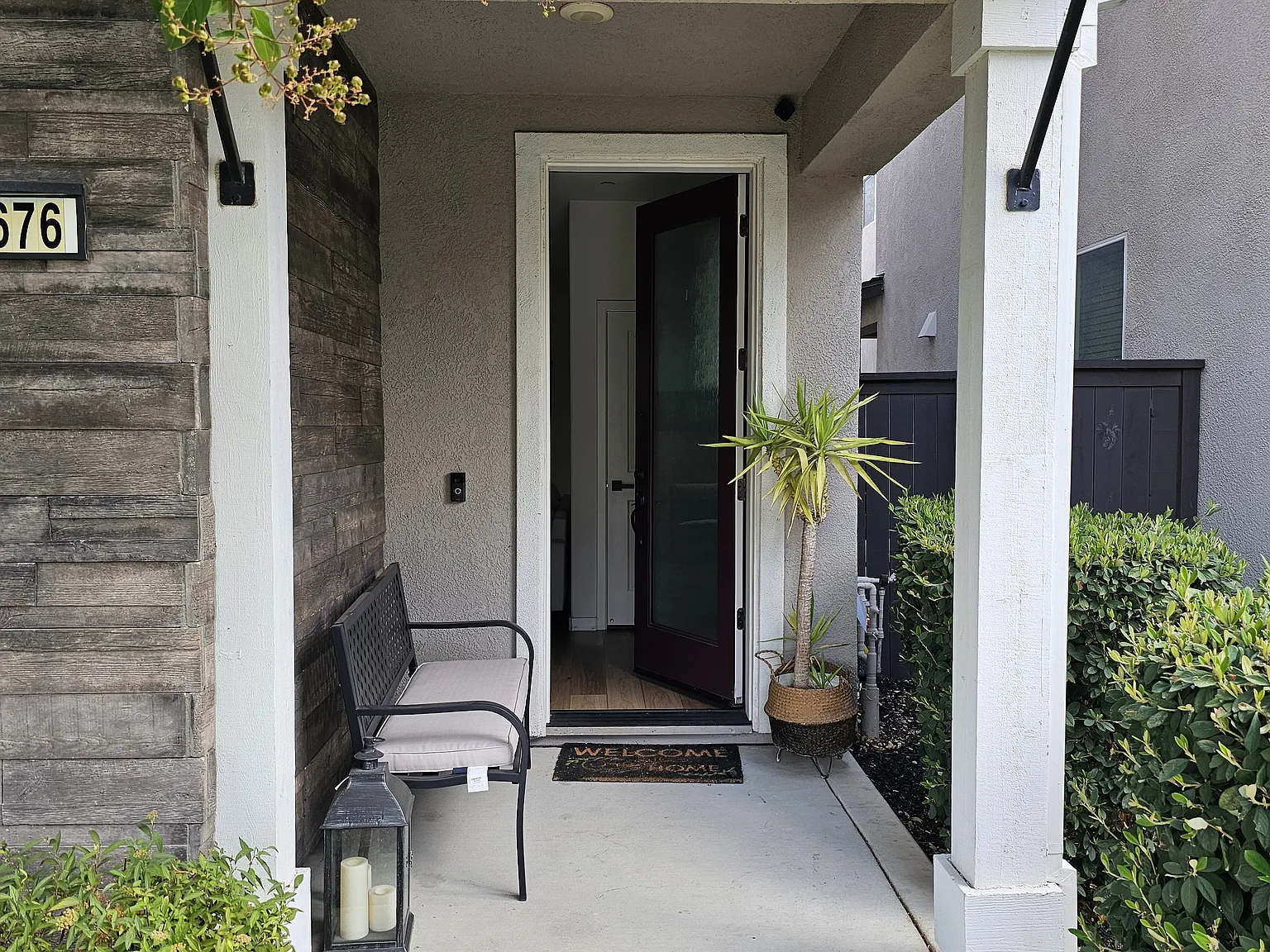 3 bed, 2.5 bath, 1811 sqft, $3,300 — Photo 3