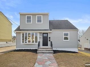 354 Thomas Ave, Lyndhurst, NJ 07071