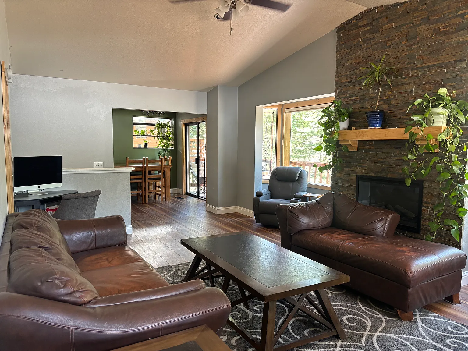 4 bed, 2300 sqft, $6,000 — Photo 2
