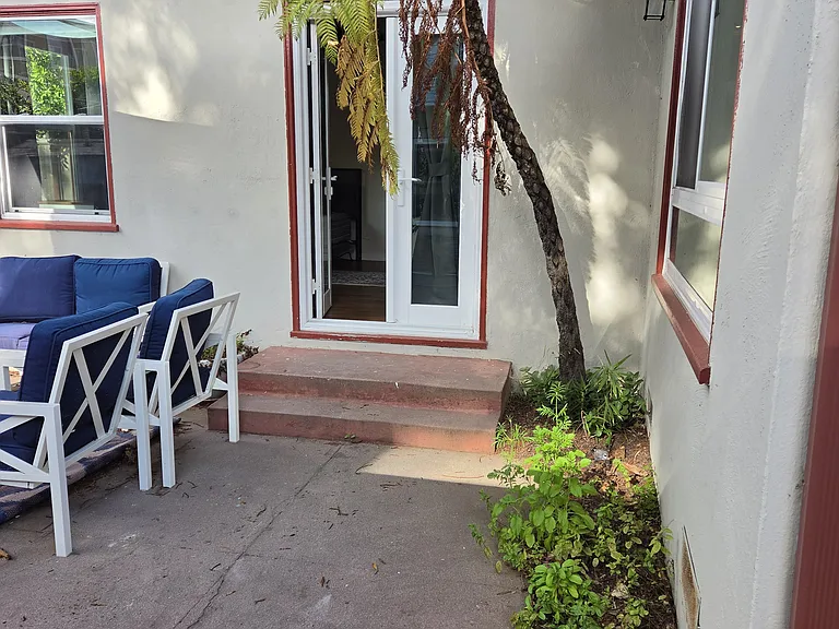 121 Glenwood Ave — Photo 8