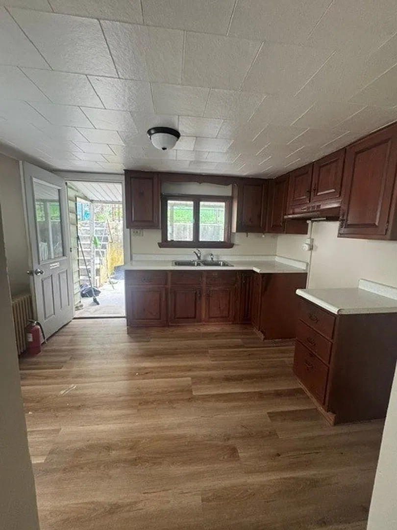 3 bedroom 1 bathroom — Photo 2