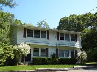 81 Wampum Rd, Narragansett, RI 02882