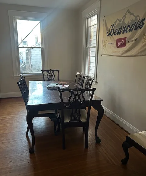 2332 Stratford Ave — Photo 3
