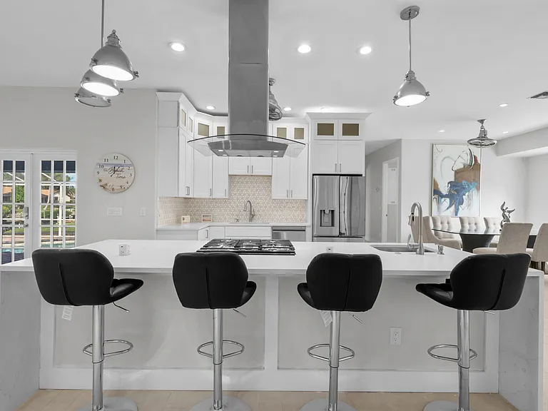 20660 Park Pl — Photo 11