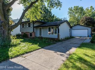 6404 Townsend Ave, Urbandale, IA 50322