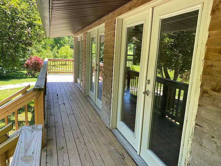 195 Emerald Dr #B — Photo 16