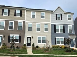 351 Presidents Pointe Ave, Ranson, WV 25438