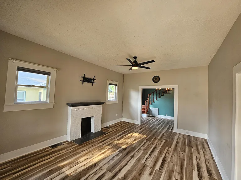 2312 Pecan St — Photo 2