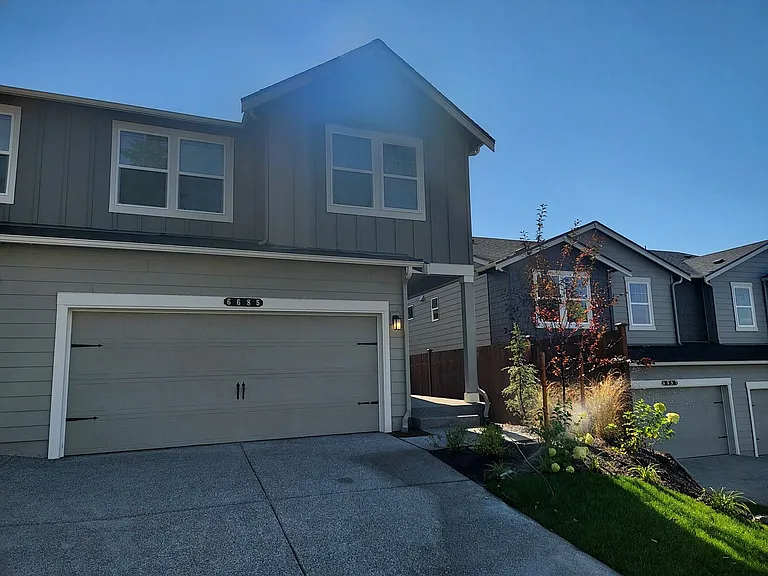 6685 Langley Ave NE — Photo 2