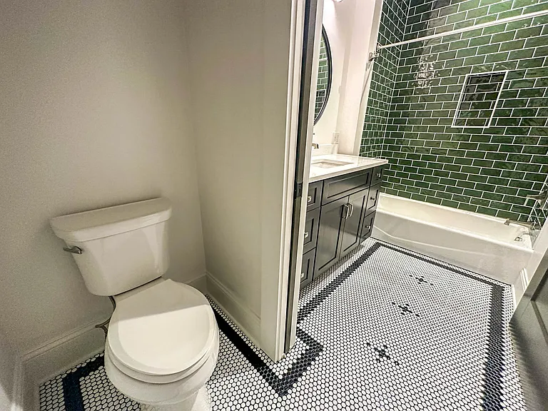 109 W Church St #A — Photo 21