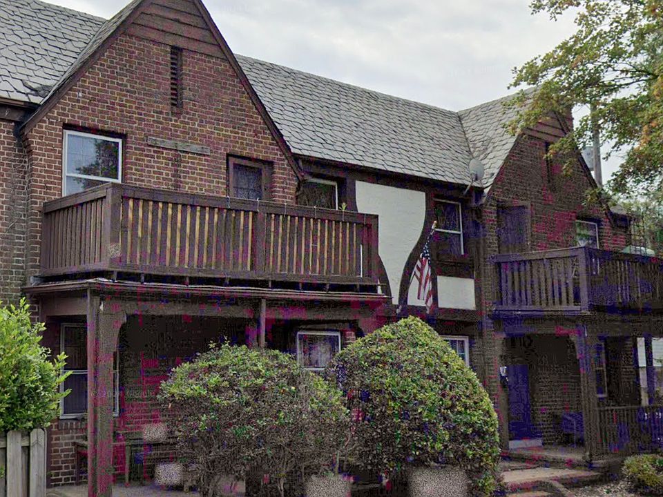 1st image of 609 Tilden St APT C