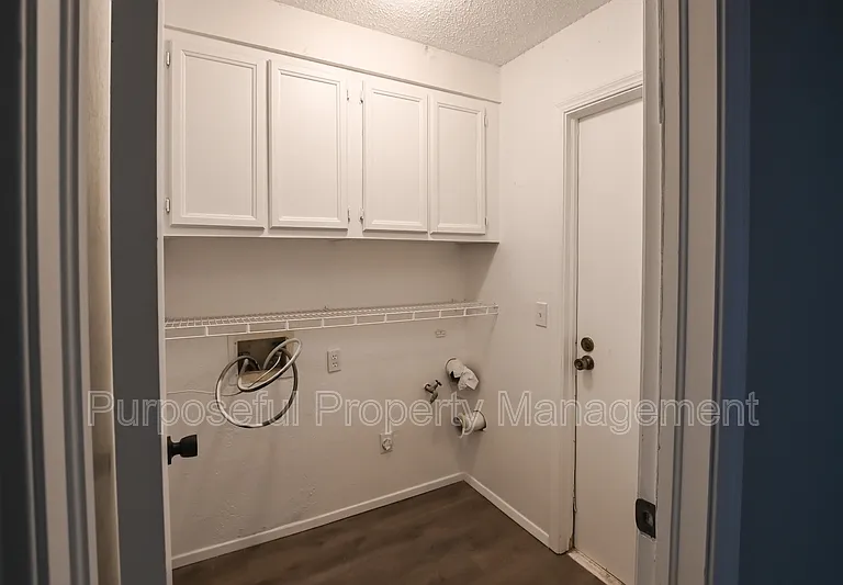 8224 NW 87th St — Photo 22