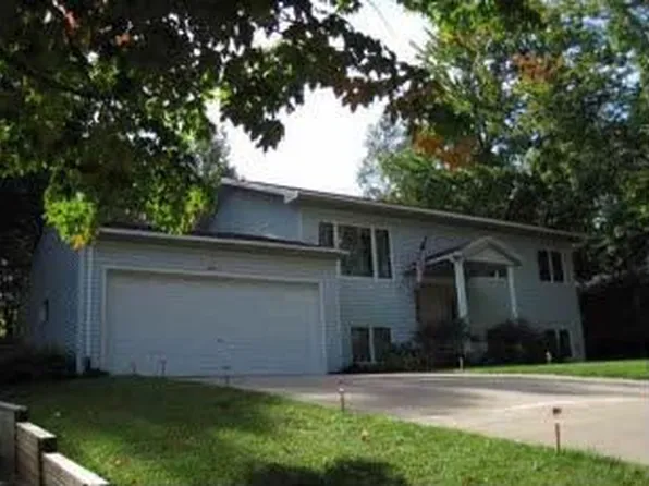 2633 Center St, Marquette, MI 49855