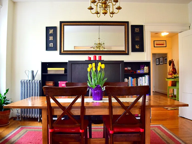 This and the next 3 pictures give you an idea of how you may choose to decorate your apartment.